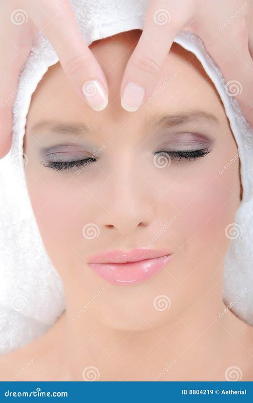 Каковы потенциальные преимущества тайского массажа для здоровья?